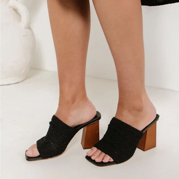 Steve Madden Realize Crochet Knit Heels in Black NEW in Box Size 9.5 - Picture 2 of 14